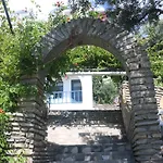 Urga Butik & Restaurant فندق غولوك