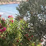 Urga Butik & Restaurant * غولوك