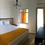 Urga Butik & Restaurant غولوك