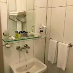 Urga Butik & Restaurant فندق غولوك