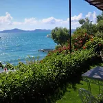 Urga Butik & Restaurant فندق