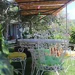 Urga Butik & Restaurant فندق غولوك