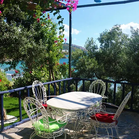 Urga Butik & Restaurant Hotel