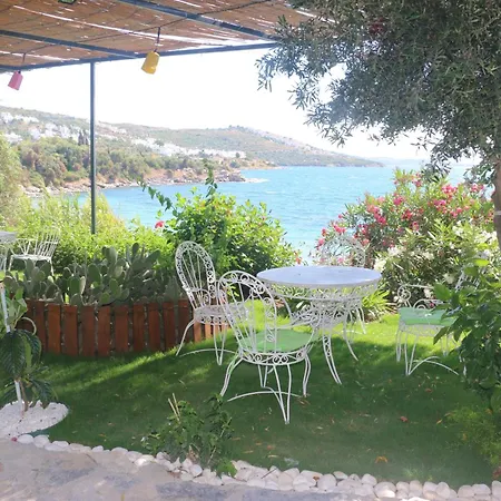 فندق Urga Butik & Restaurant *