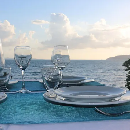 Urga Butik & Restaurant فندق