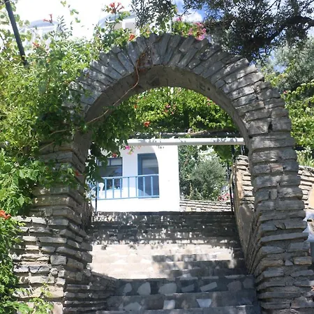 Urga Butik & Restaurant ホテル Gulluk