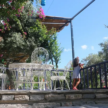 Urga Butik & Restaurant ホテル Gulluk