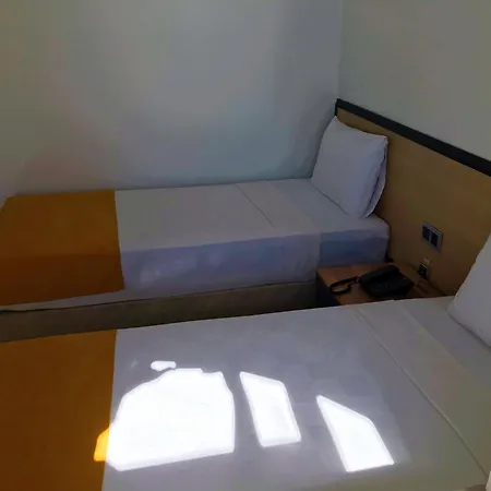 Urga Butik & Restaurant غولوك