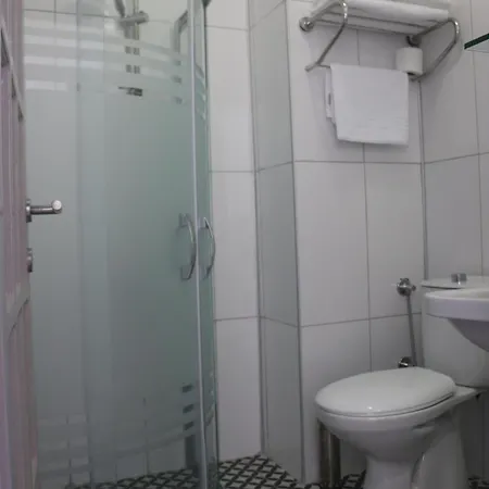 Urga Butik & Restaurant فندق