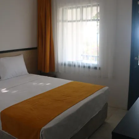 فندق Urga Butik & Restaurant *