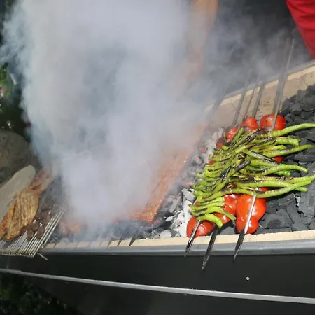 Urga Butik & Restaurant فندق