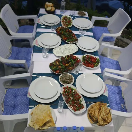 Urga Butik & Restaurant *