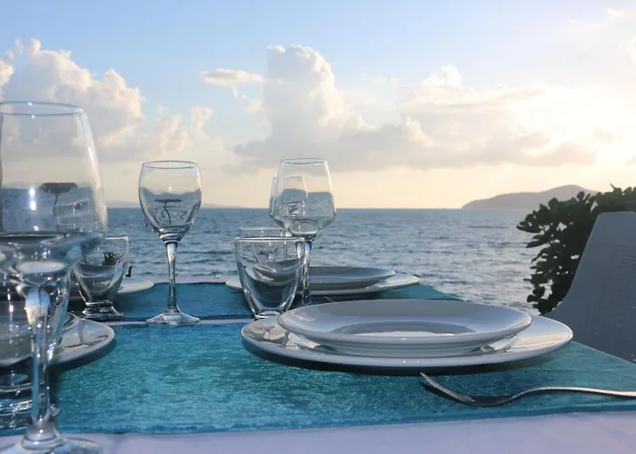 Urga Butik & Restaurant Отель