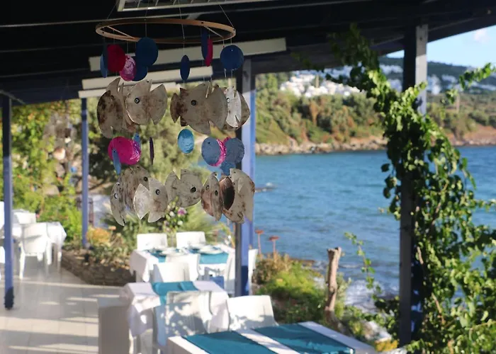 Urga Butik & Restaurant Гюллюк