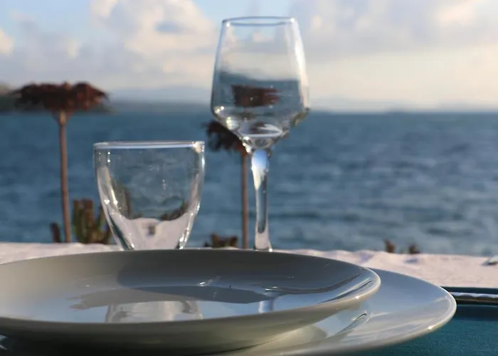 Urga Butik & Restaurant Gulluk