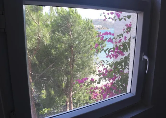 Urga Butik & Restaurant Gulluk