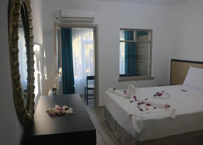 Urga Butik & Restaurant *